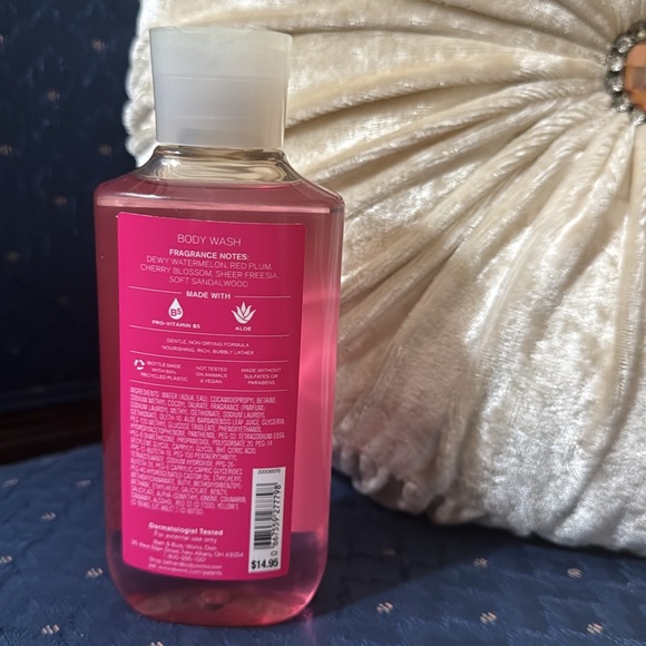 BATH & BODY WORKS SET. . . CHERRY BLOSSOM SCENT - Picture 4 of 6